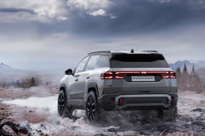 H Jeep παρουσιάζει το Compass 4xe